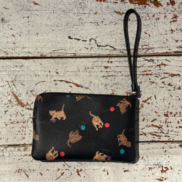 Coach LIMITED EDITION Black Wristlet with Cat Print - Picture 5 of 6